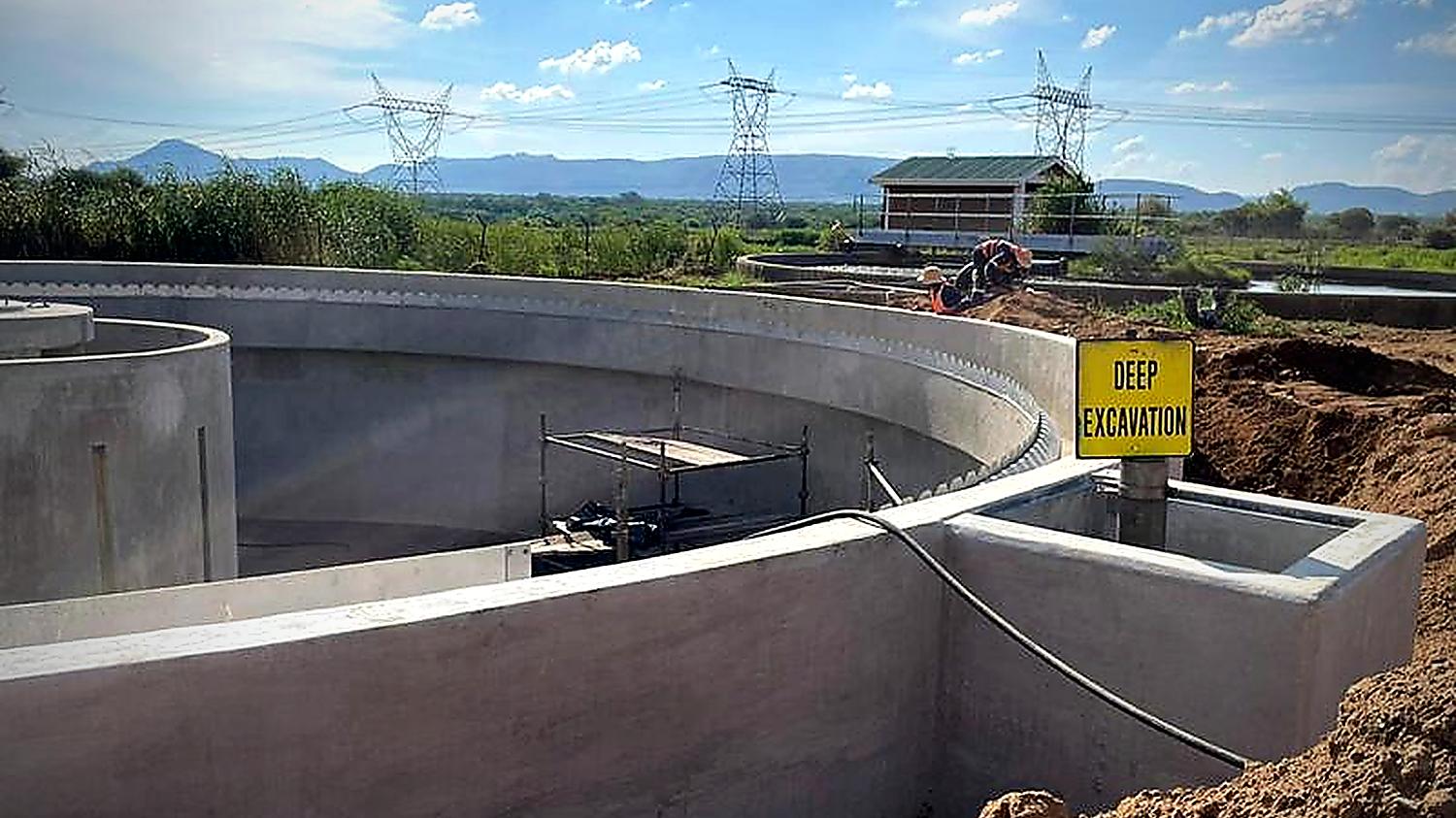 Circular reinforced concrete reservoir under construction